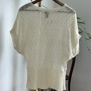 Vintage RUE21 scrunch top. Very flattering. Knitted and slightly see through